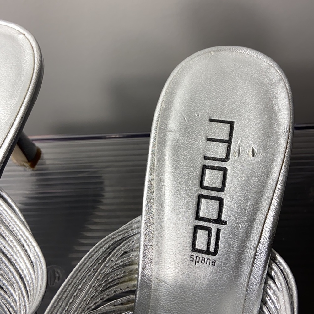 Moda Spade Sandals - Picture 8 of 8